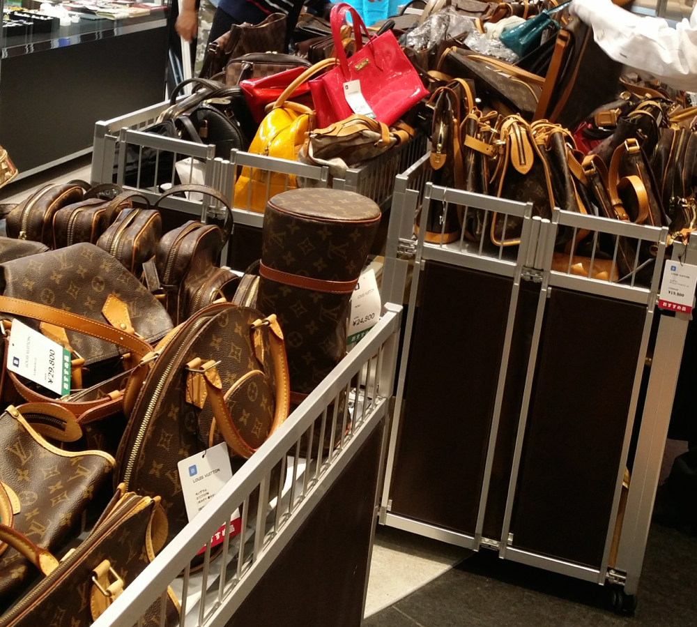 stabil ser godt ud Politibetjent Designer Bag Resale Shops in Tokyo – The Bag Hag Diaries